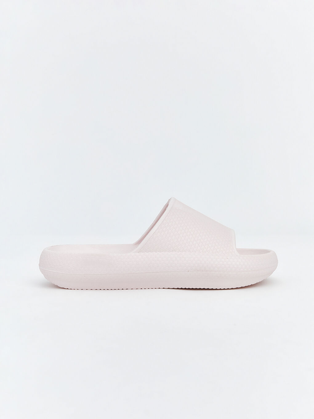 Женские сандалии с одной ремешкой-1