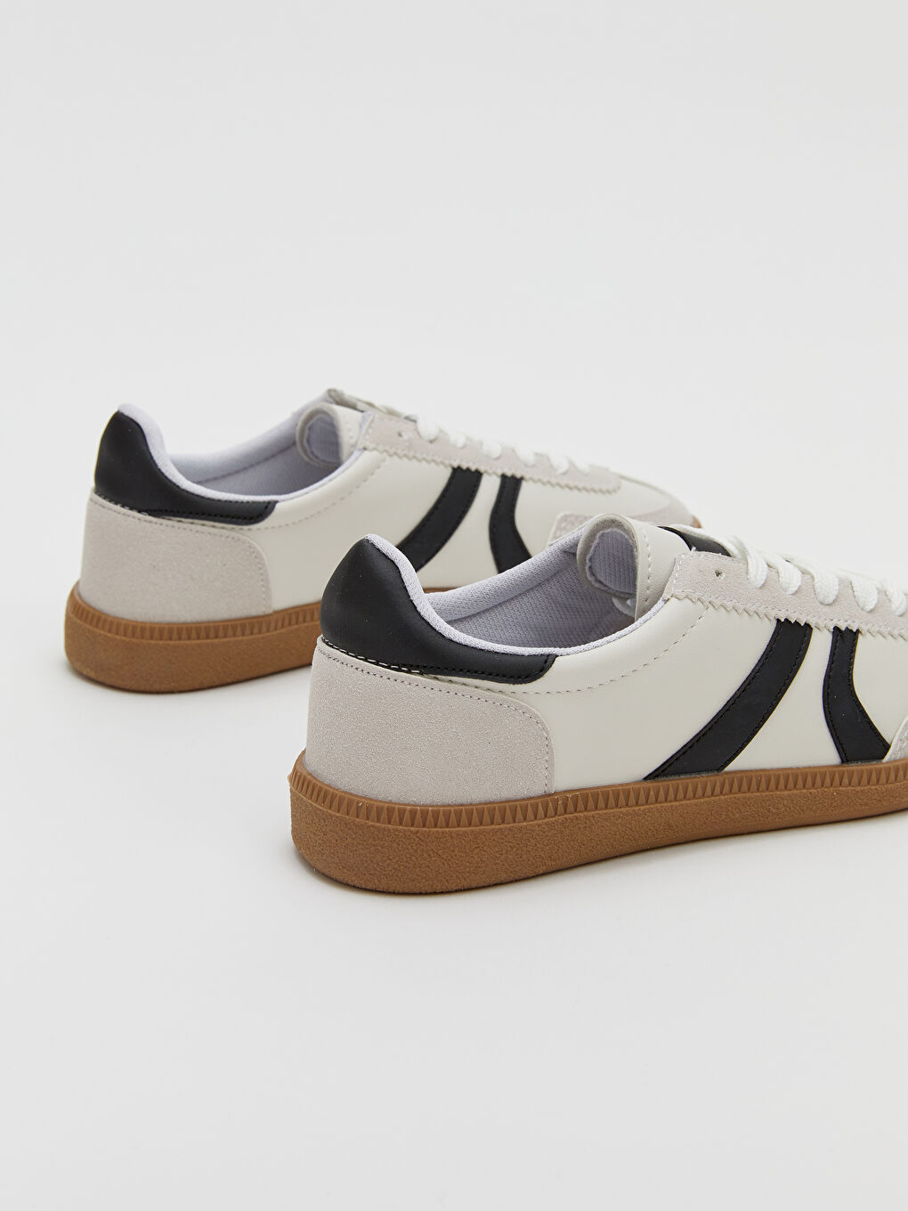 Beyaz Süet Görünümlü Kadın Spor Ayakkabı-4