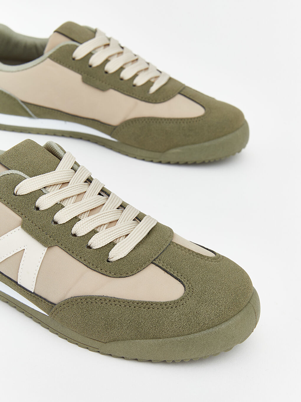 پێڵاوی وەرزشی خاكی کوڕ-2