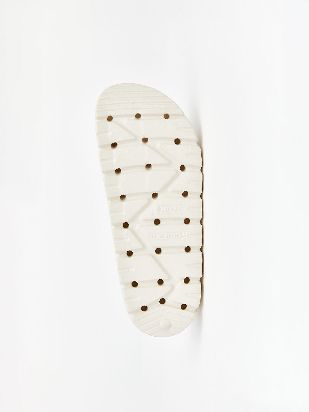 Женские шлёпанцы с пряжкой на толстой подошве-3