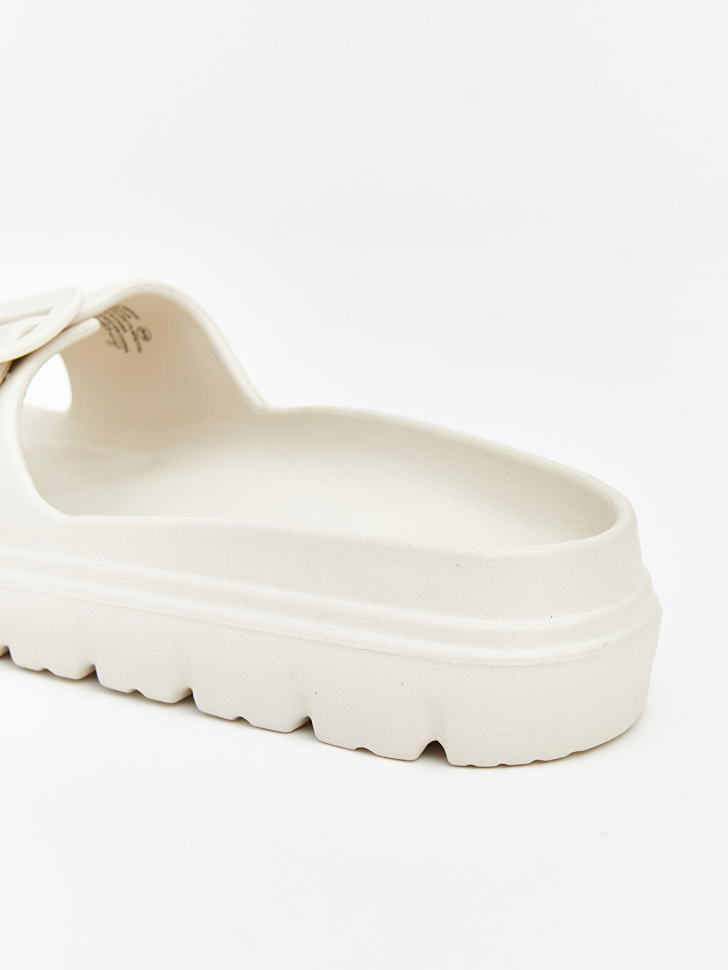 Женские шлёпанцы с пряжкой на толстой подошве-4