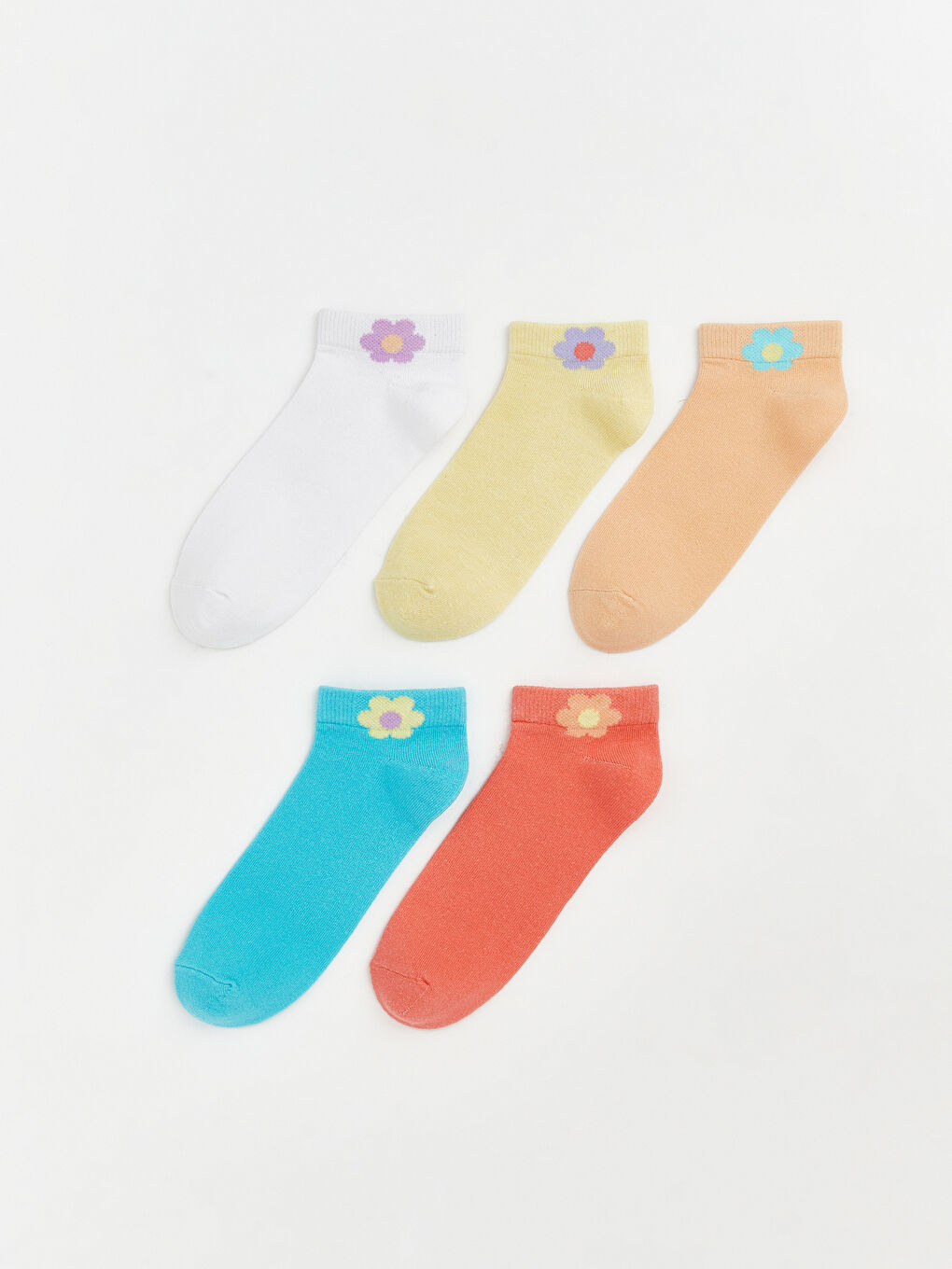 شرابات بناتي قصيرة بنقشة ورد - طقم 5 قطع