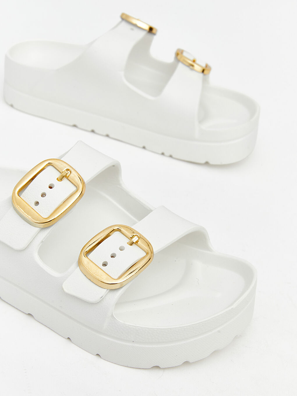 Ženske papuče sa debelim đonom i detaljem kopče-2