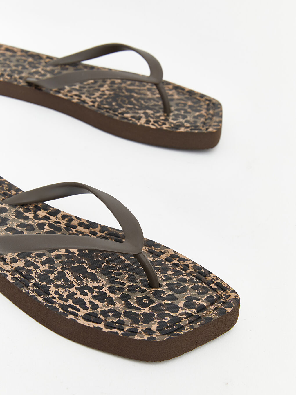 Leopard Print Women's Thong Sliders-5