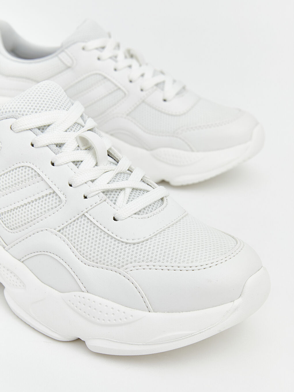 Beyaz Bağcıklı Kadın Spor Ayakkabı-2