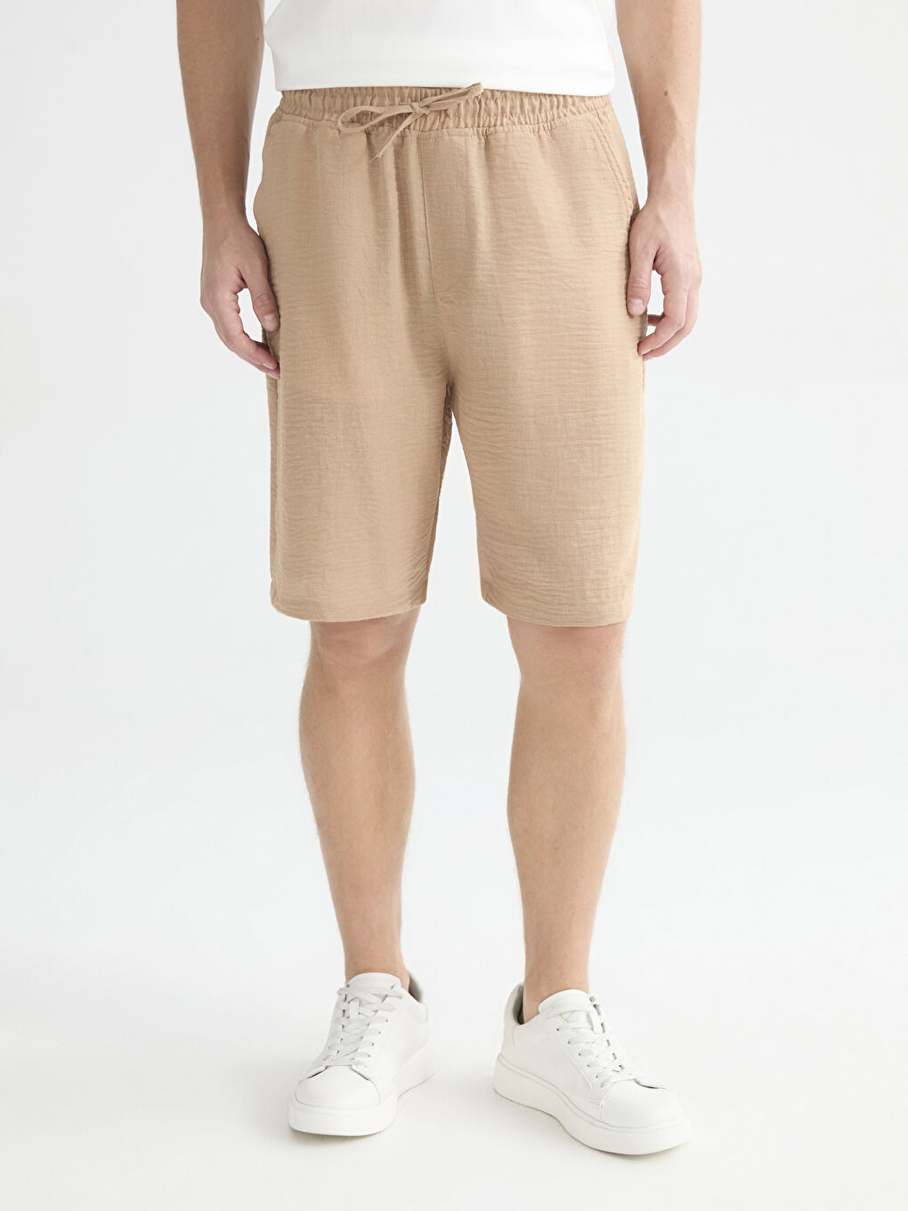 Kahverengi Rahat Kalıp Armürlü Erkek Şort-1