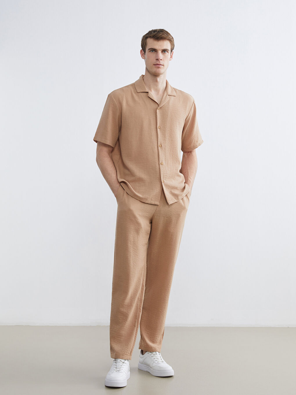 Kahverengi Rahat Kalıp Armürlü Erkek Gömlek-1