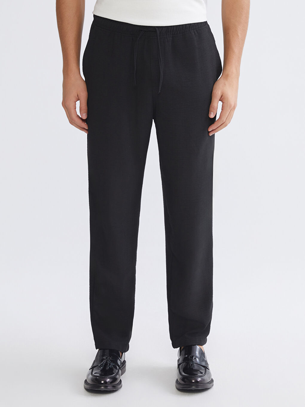 Siyah Rahat Kalıp Armürlü Erkek Pantolon-1