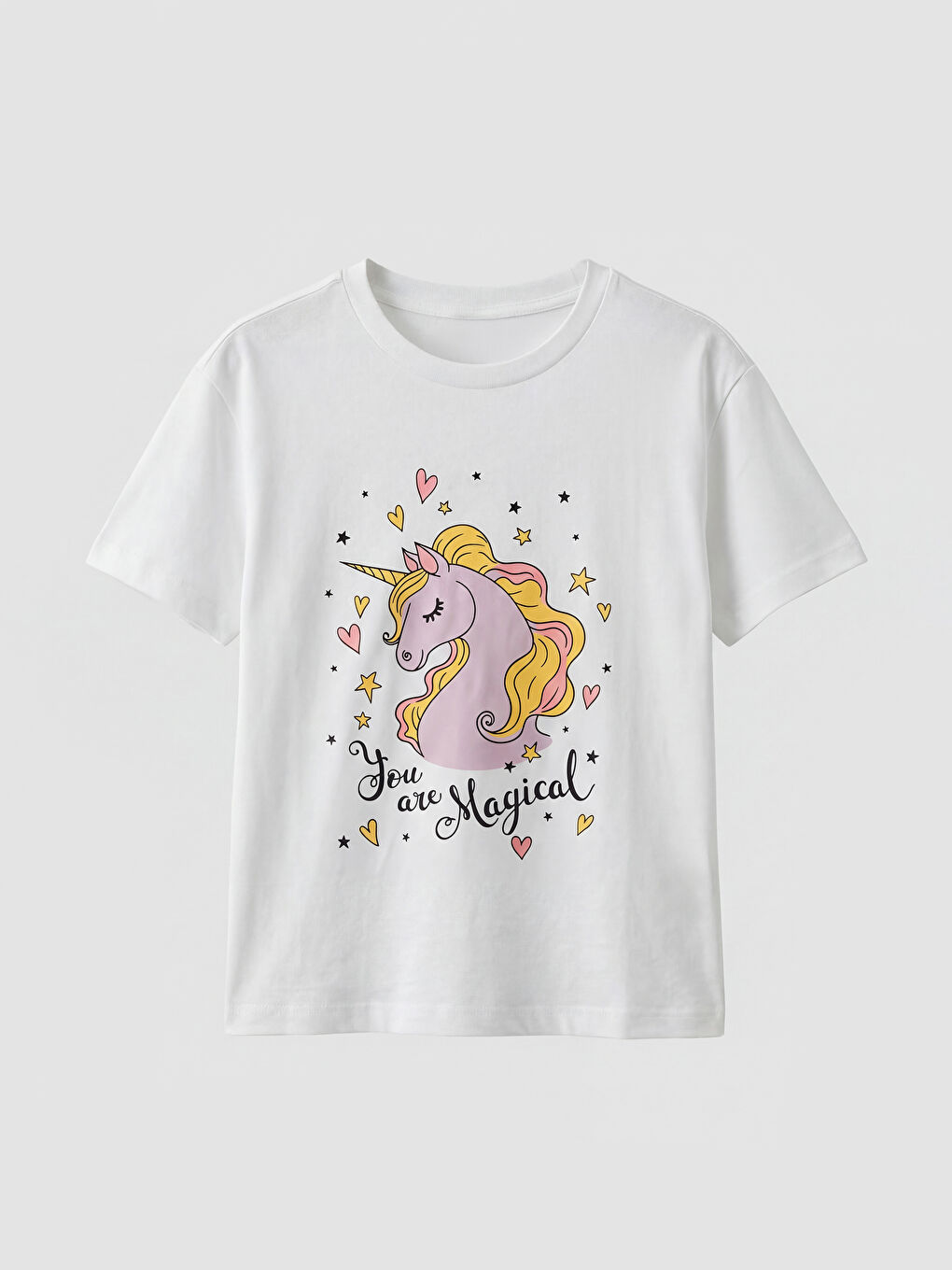 تيشيرت أبيض فتاة