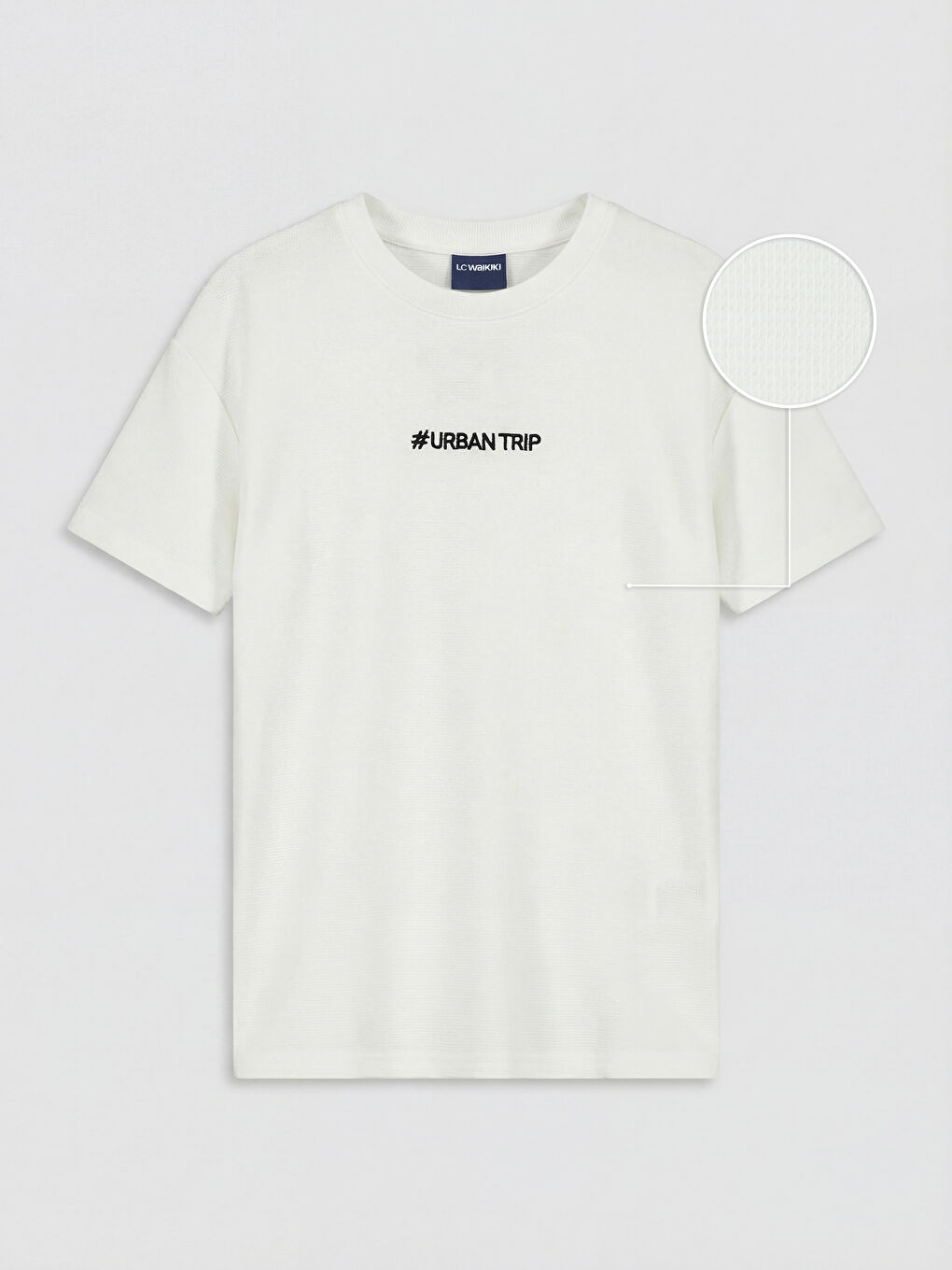 Ekru Bisiklet Yaka Yazı Nakışlı Erkek Çocuk Tişört