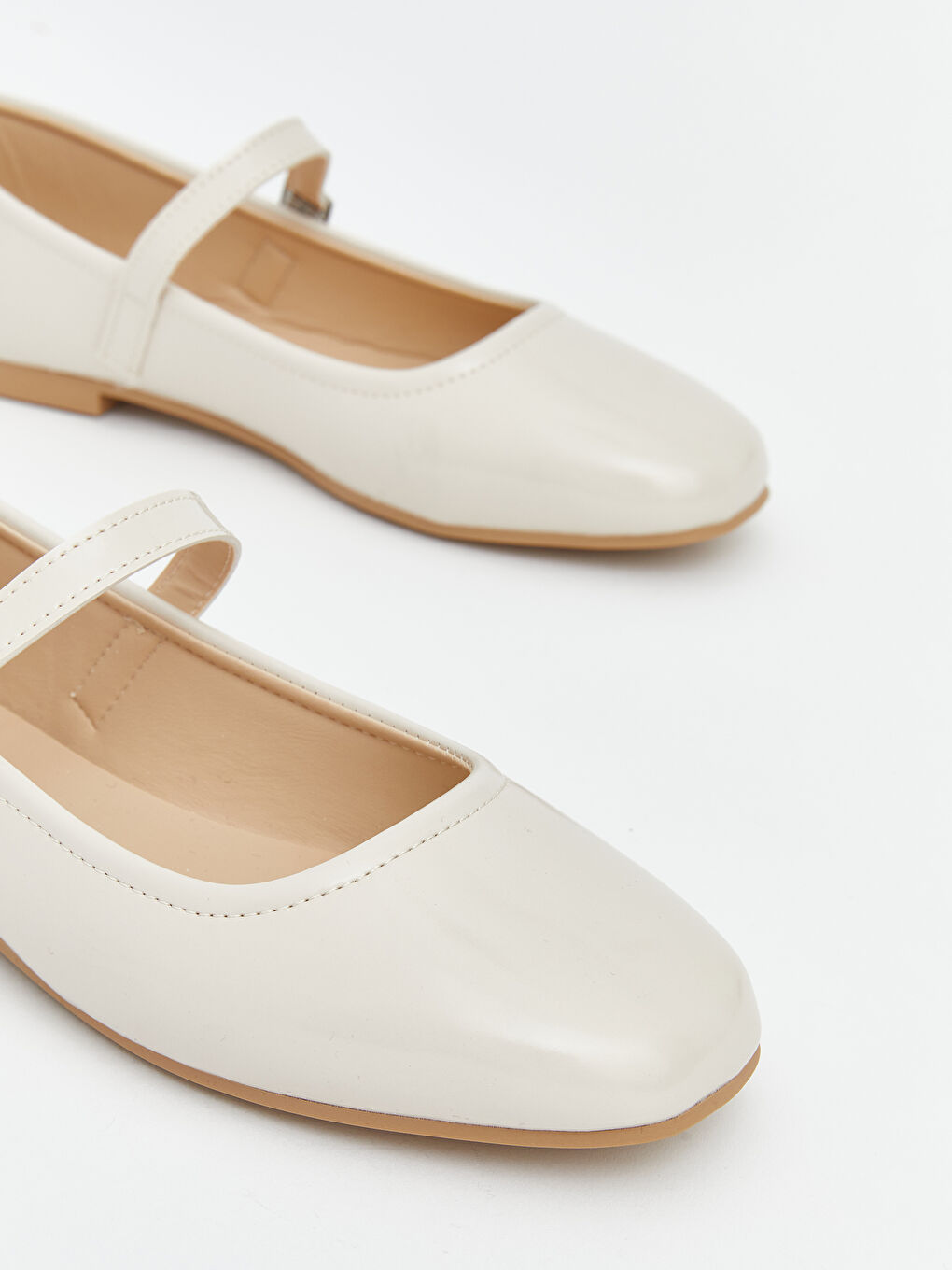 Bej Deri Görünümlü Kız Çocuk Babet-2