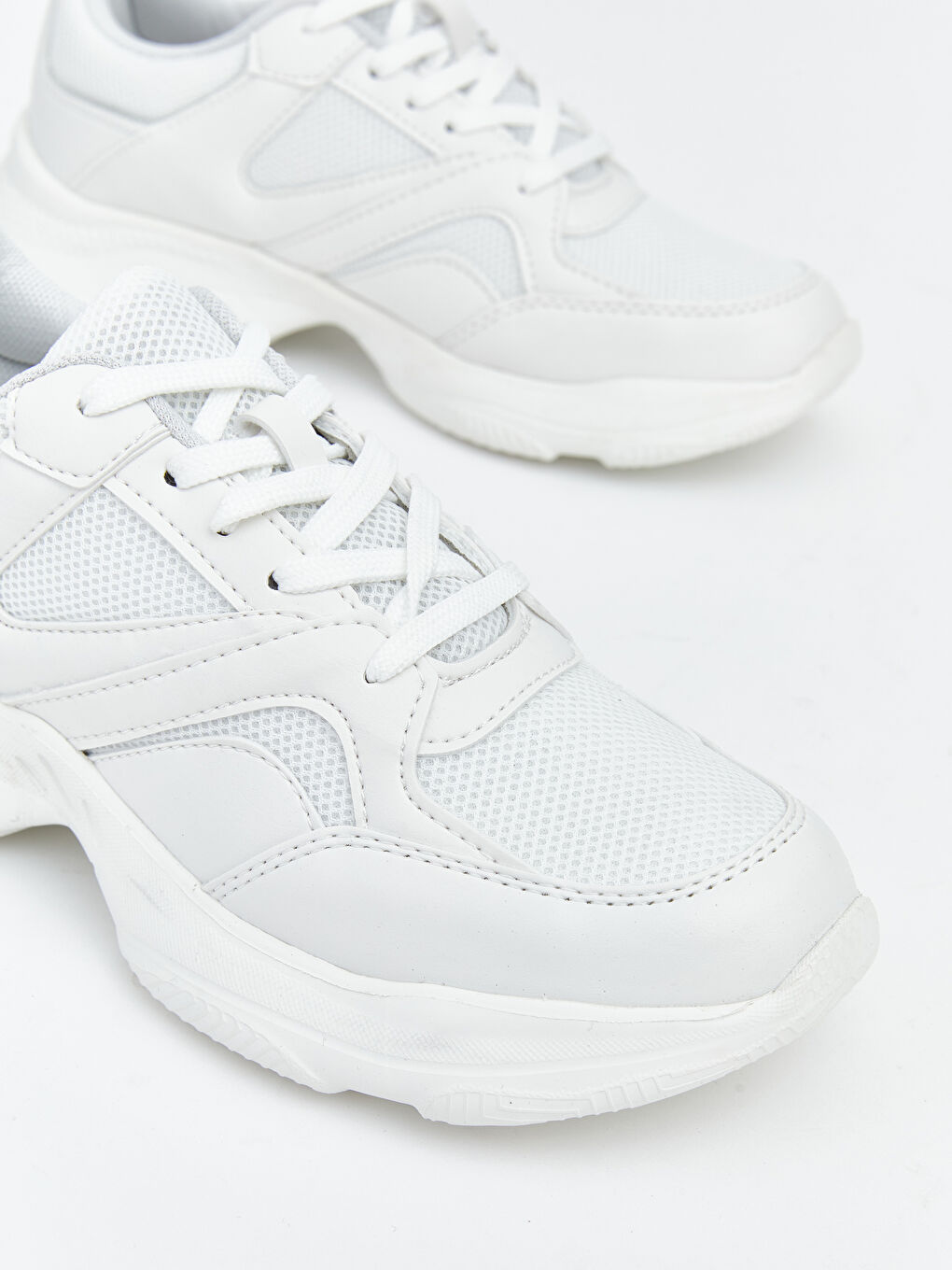 Beyaz Bağcıklı Kadın Spor Ayakkabı-2