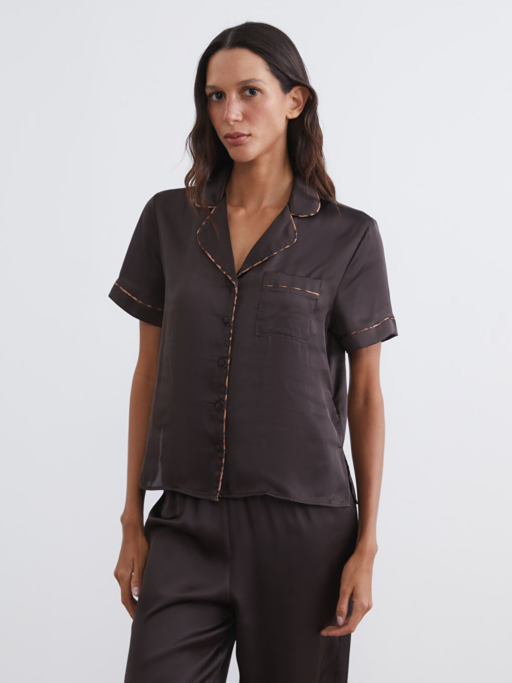 Kahverengi Gömlek Yaka Saten Kadın Pijama Takım-1