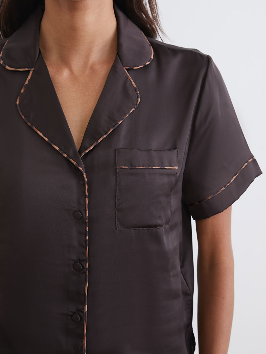 Kahverengi Gömlek Yaka Saten Kadın Pijama Takım-2