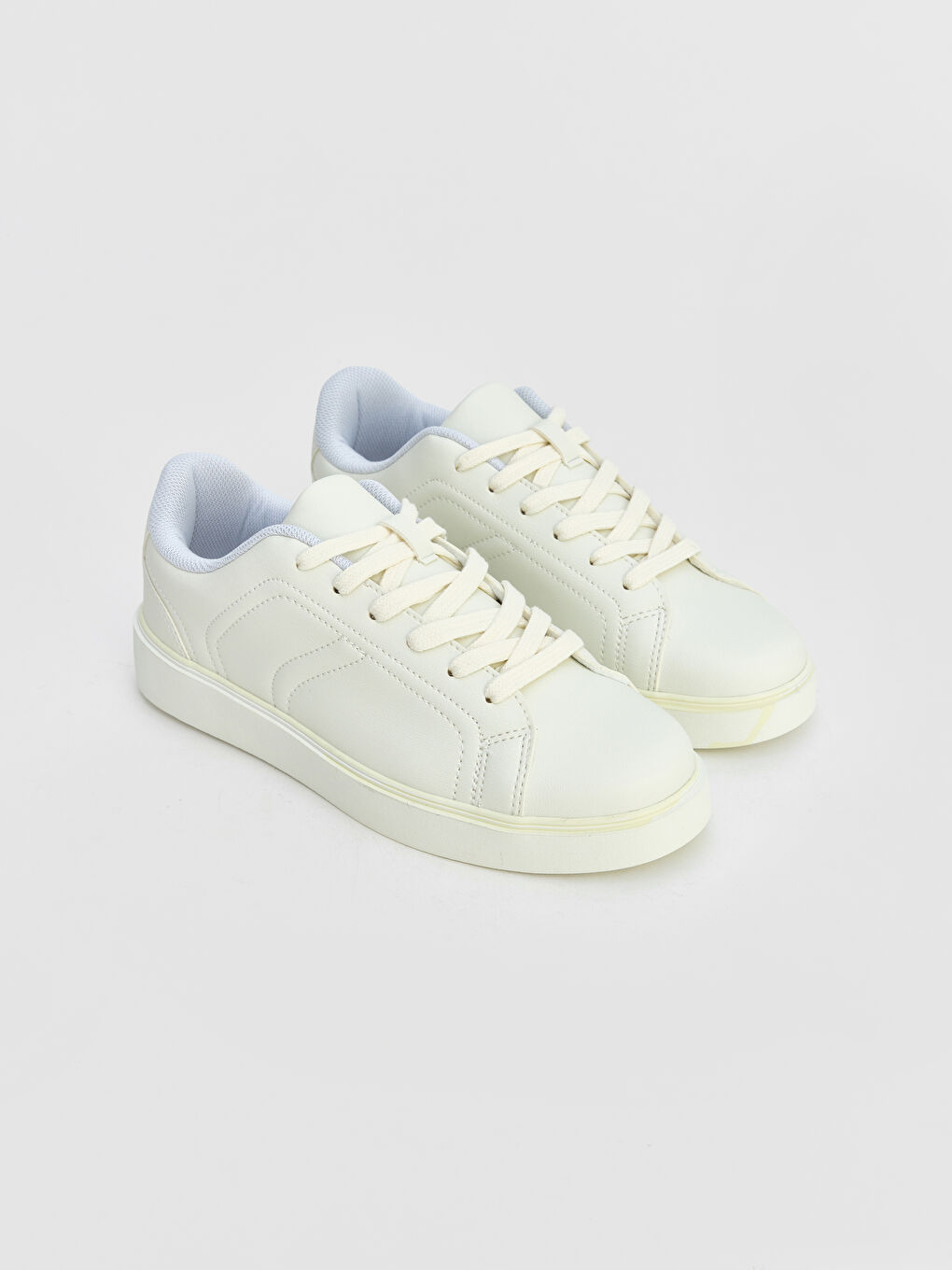 Beyaz Deri Görünümlü Kadın Spor Ayakkabı