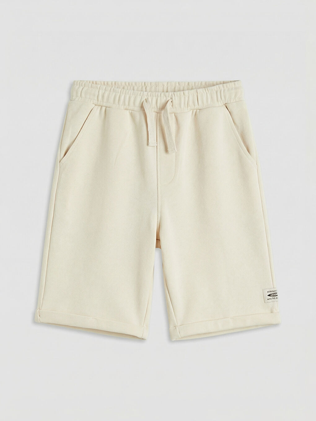 شورت بيكيه بخصر مطاطي للأولاد