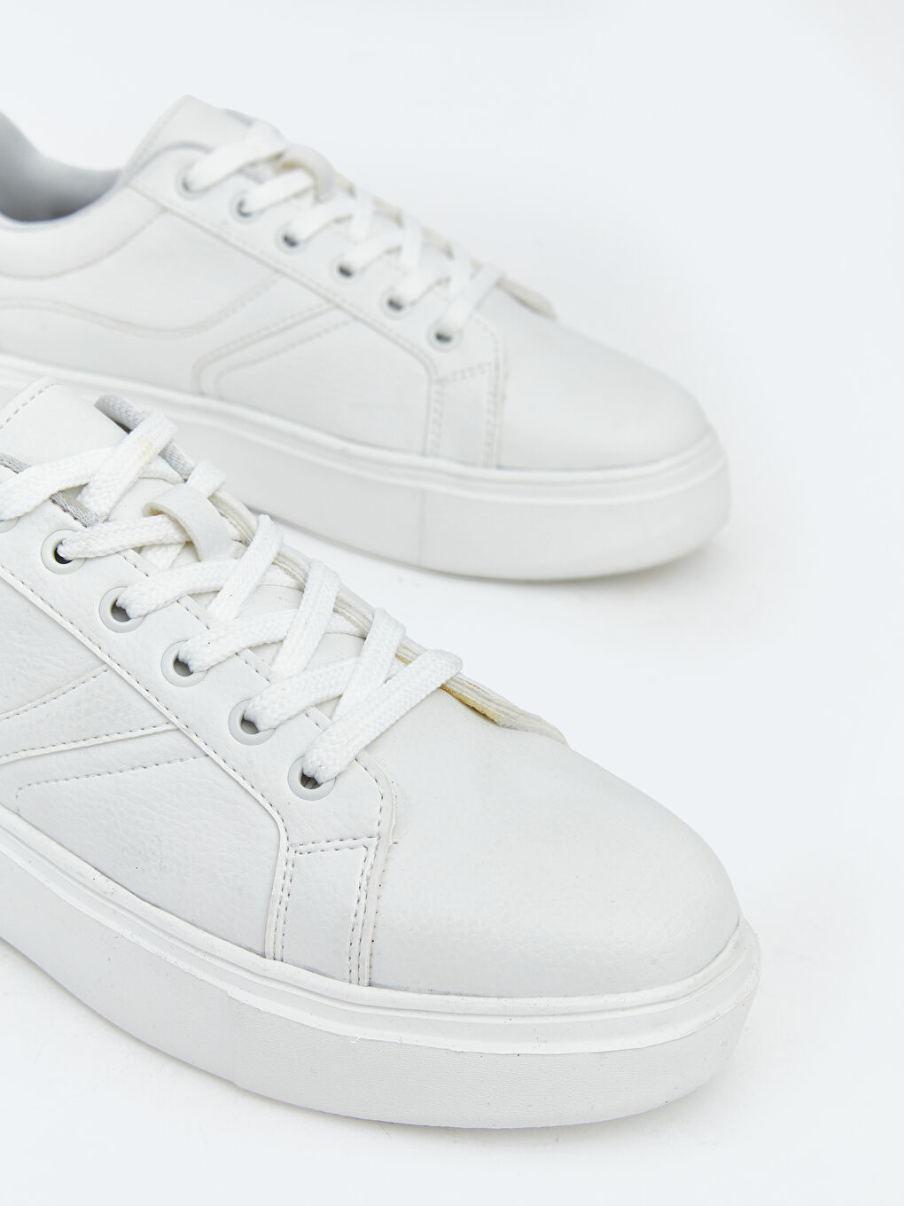 Beyaz Bağcıklı Kadın Spor Ayakkabı-2