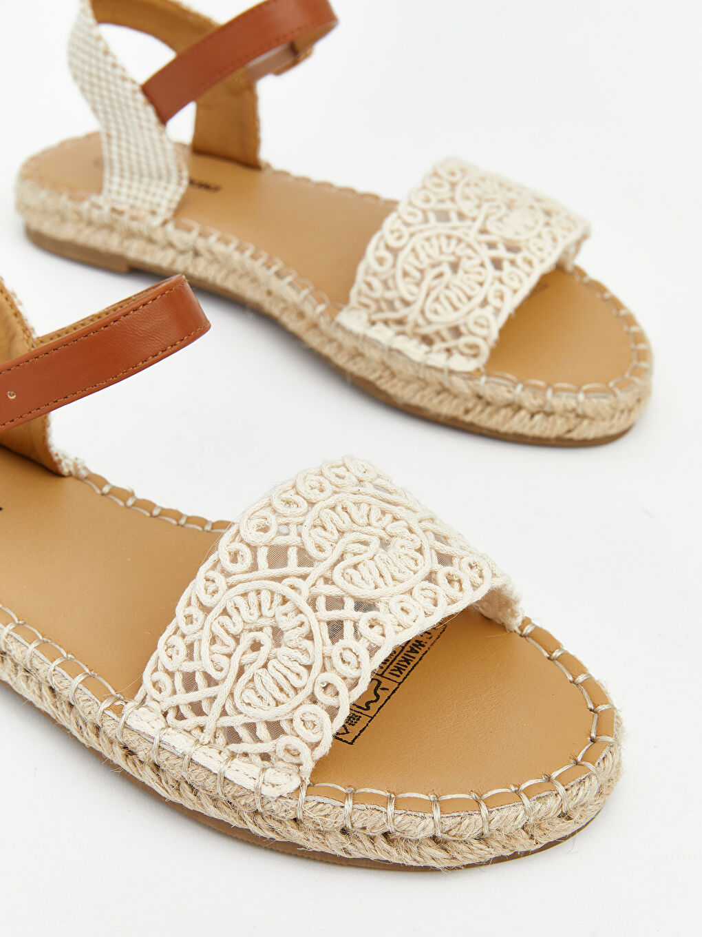 سەندەلی ژنانه بە قەیدێکی قورسی-2