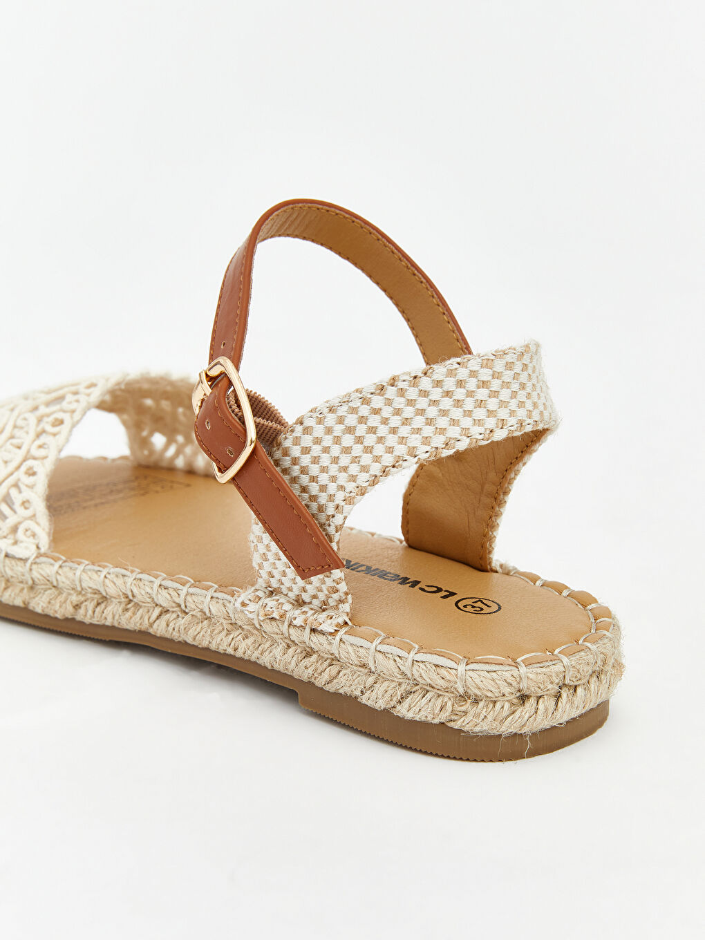 سەندەلی ژنانه بە قەیدێکی قورسی-4