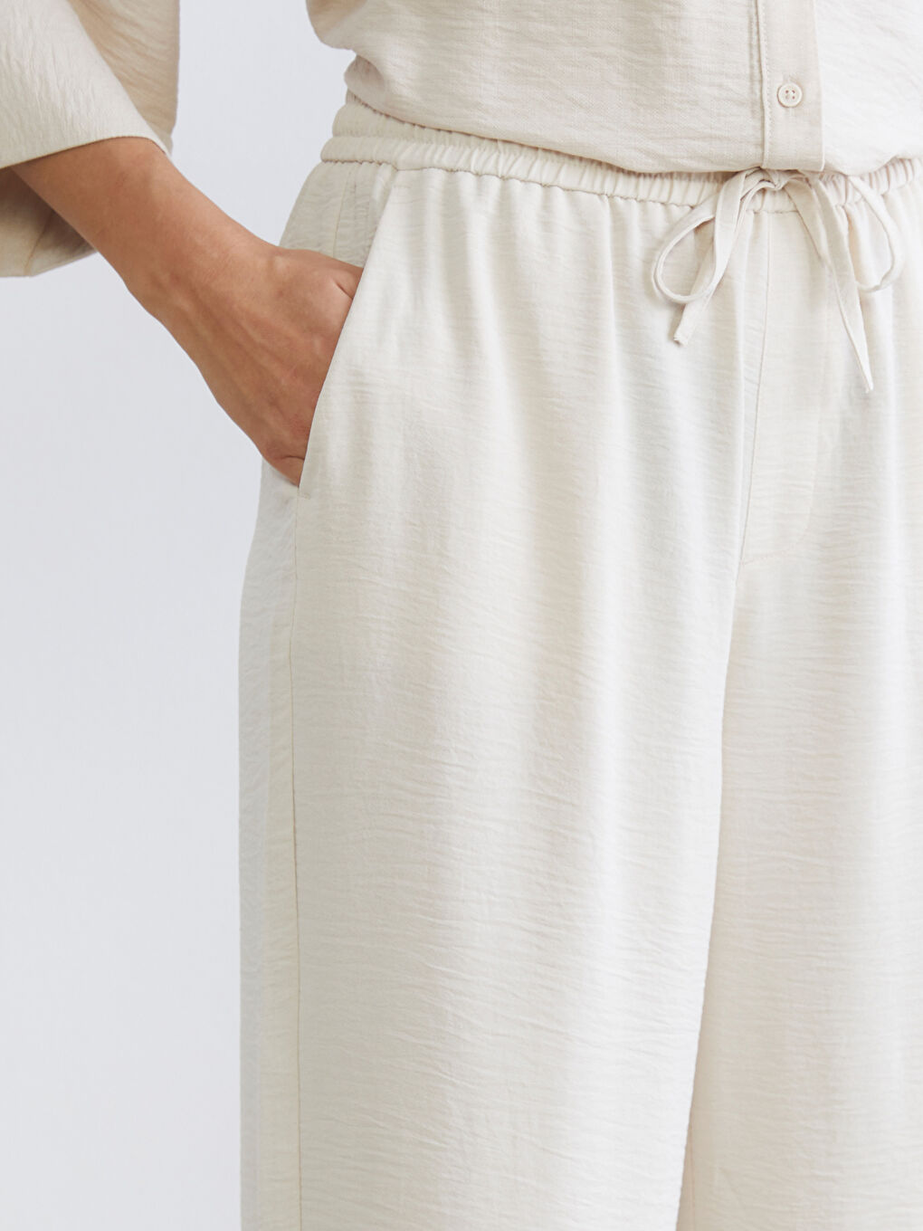 بنطلون نساء أرمور مع حزام خصر مرن-2