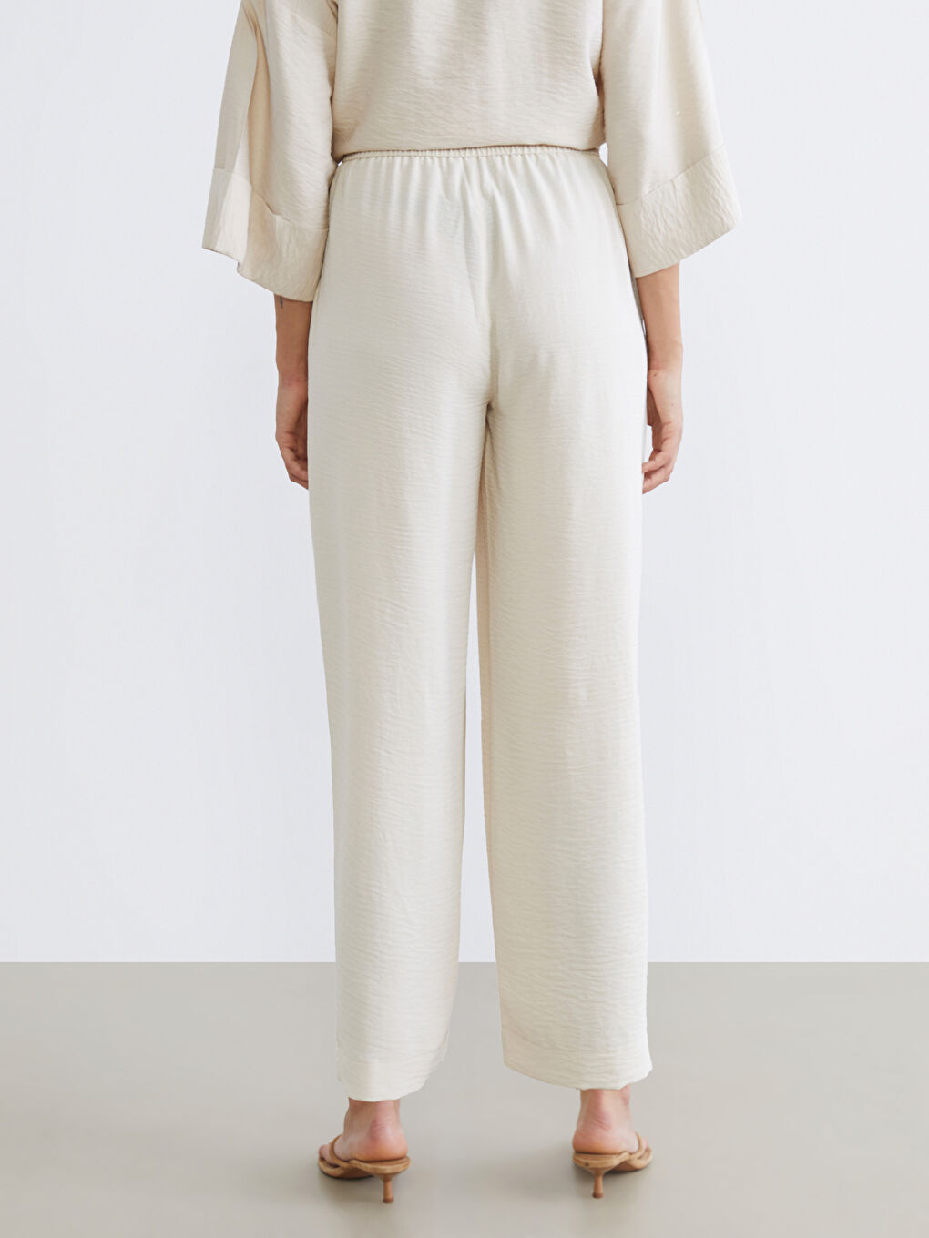 بنطلون نساء أرمور مع حزام خصر مرن-3