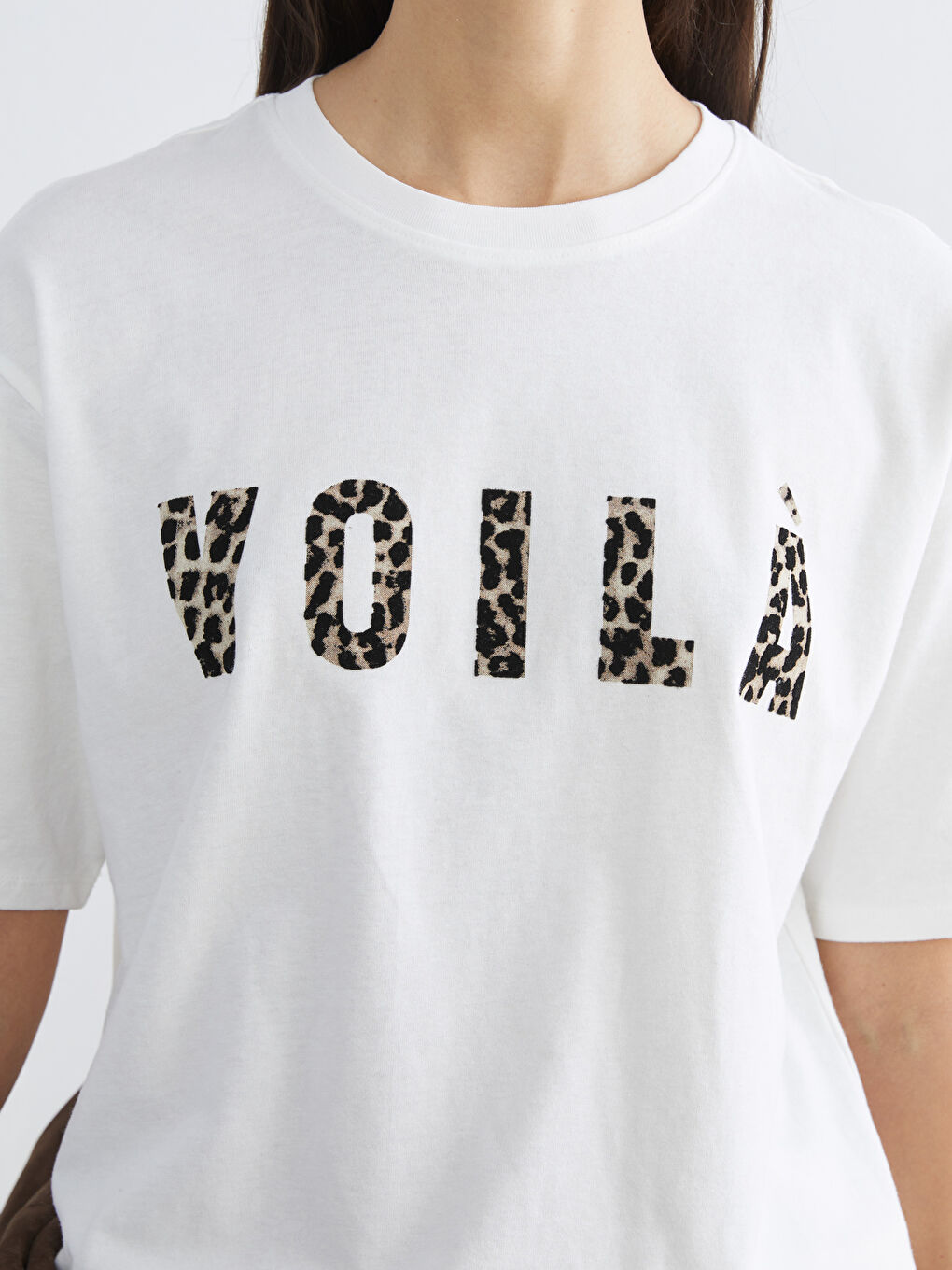 Ekru Bisiklet Yaka Baskılı Oversize Kadın Tişört-2