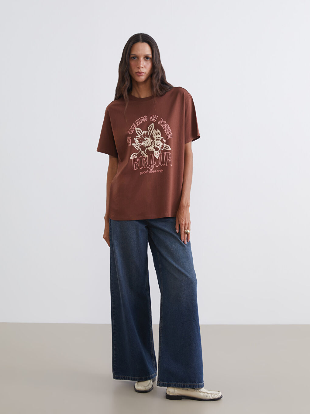 Ženska majica sa printom i okruglim izrezom-1