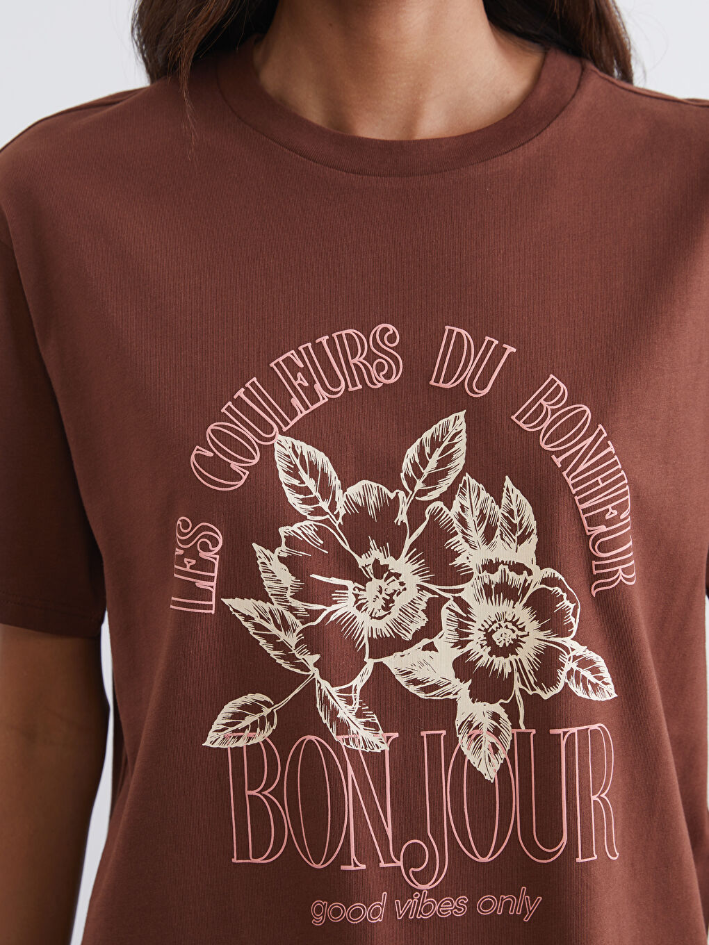 Ženska majica sa printom i okruglim izrezom-2