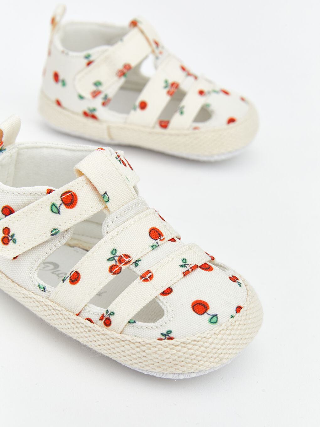 Erdbeerbedruckte Baby-Mädchen-Sandalen-2