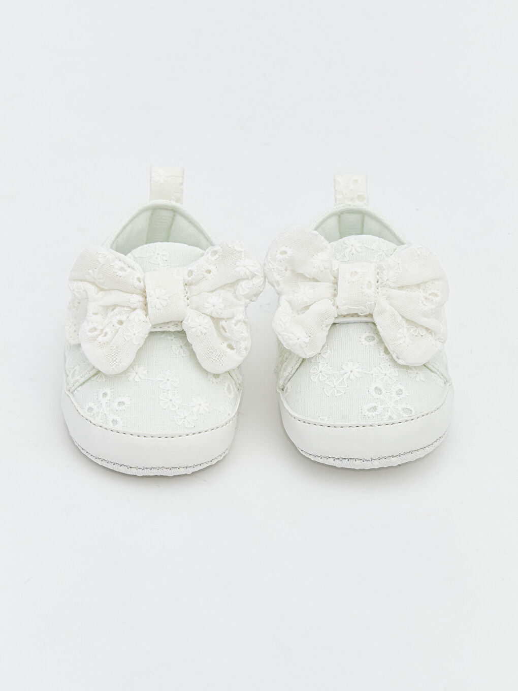 Baby girl's first walking shoes with bow detail.-2