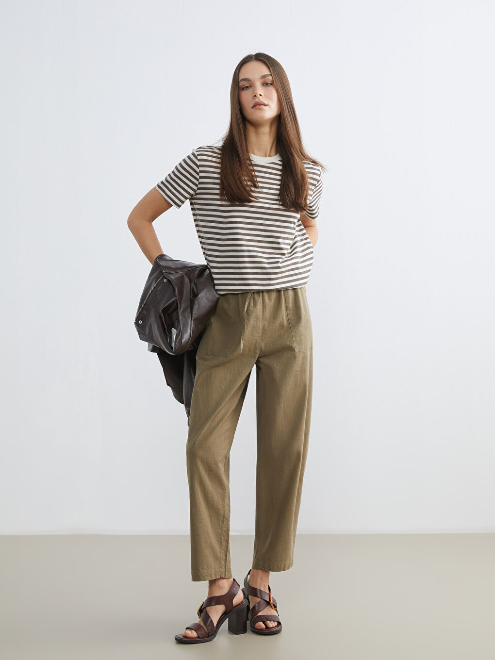 Majica sa prugama i okruglim izrezom.-1