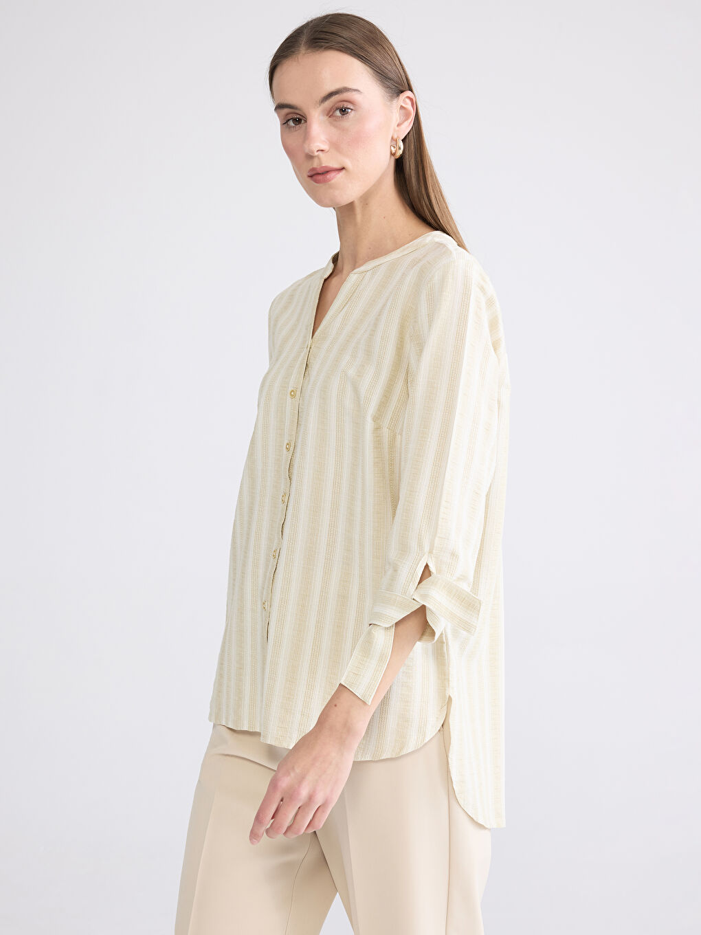 Haki Kaçık Yaka Çizgili Keten Karışımlı Kadın Gömlek