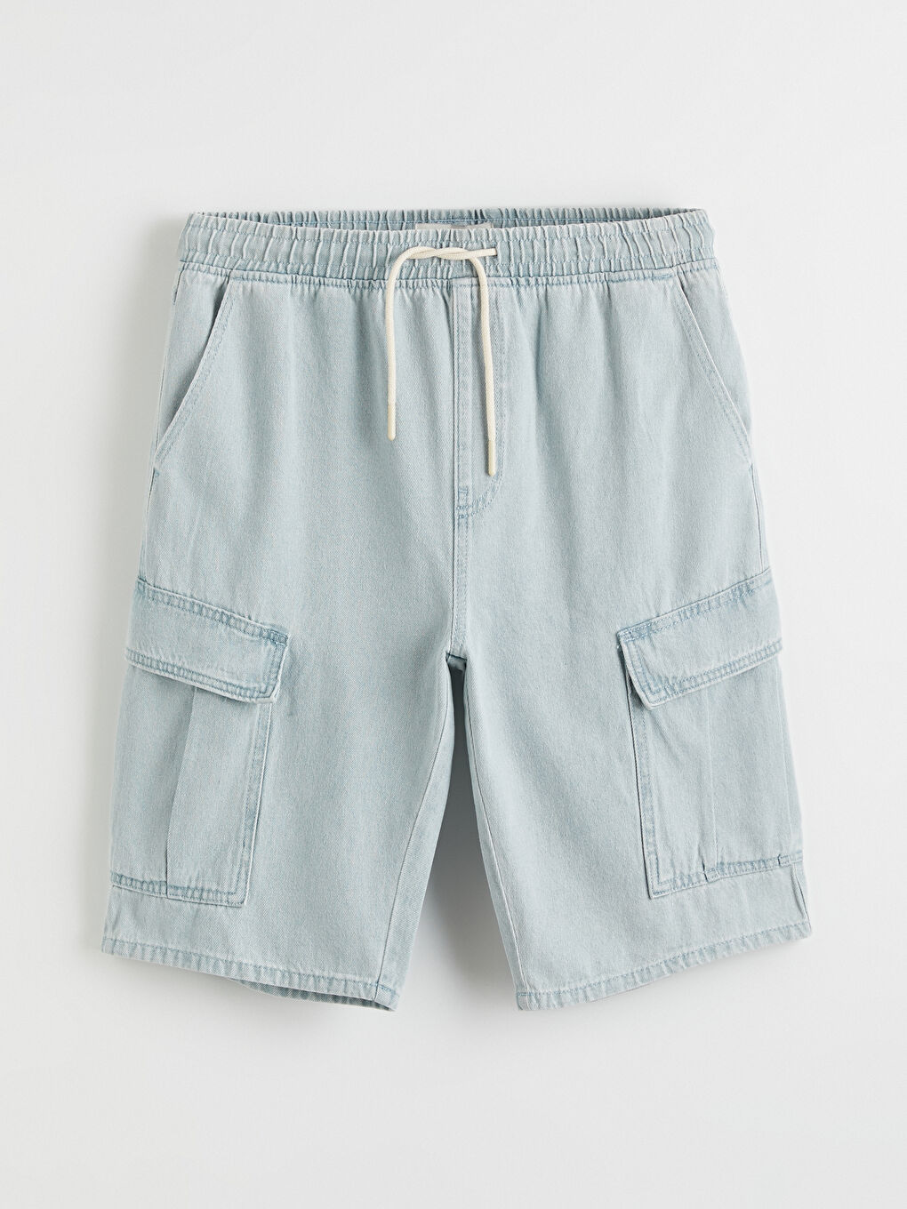 Regular Fit Cargo Pocket Men's Denim Shorts-3