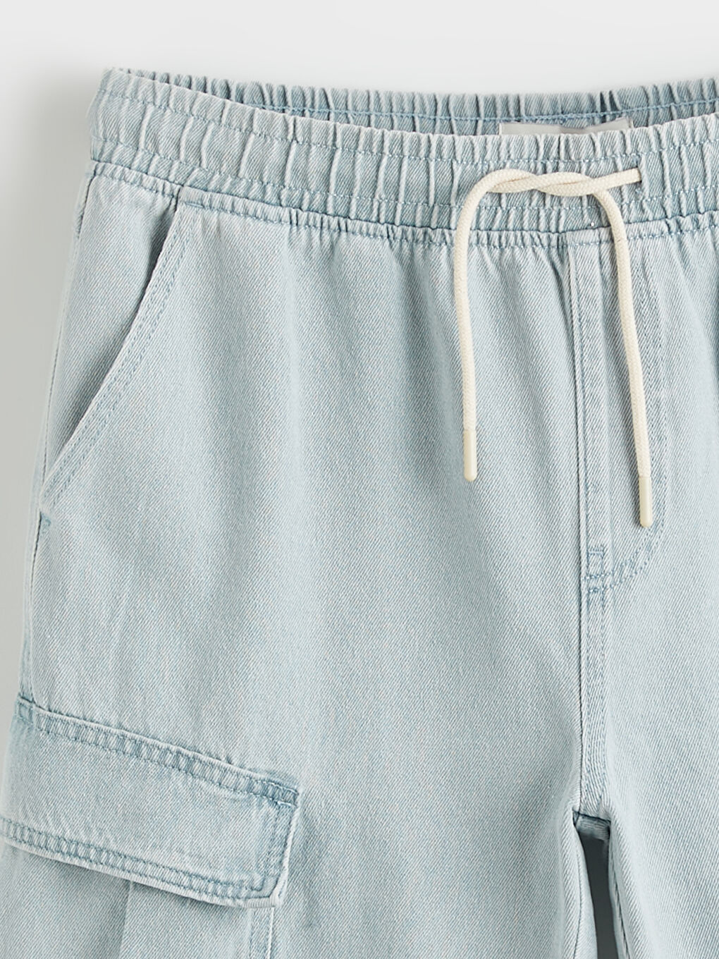 Regular Fit Cargo Pocket Men's Denim Shorts-5