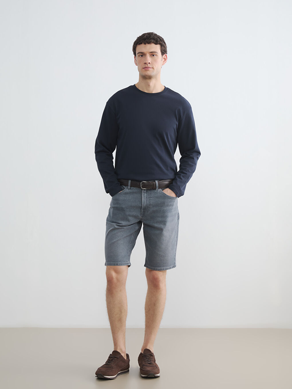 Мъж Сиво Къси дънкови панталони