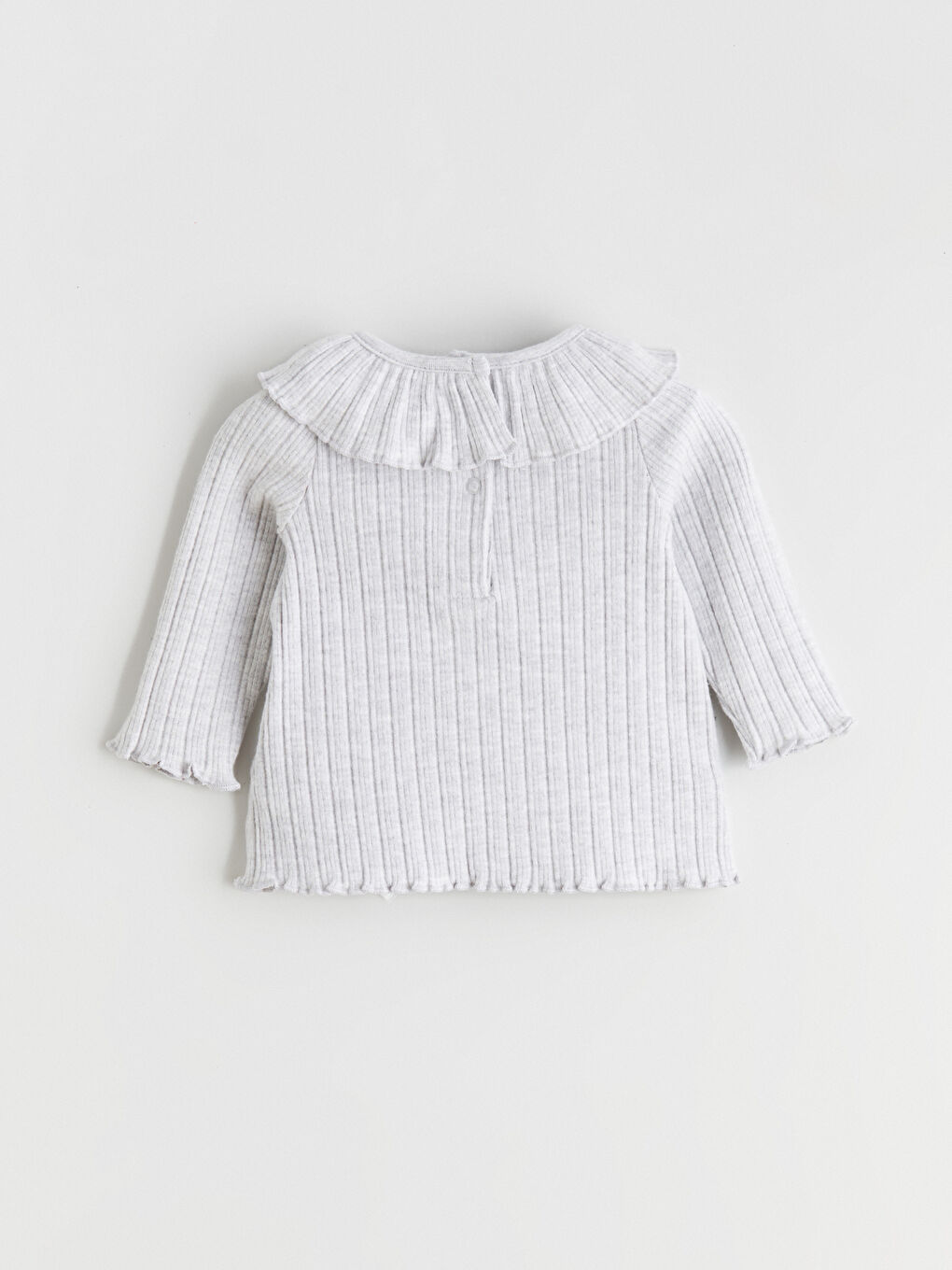 بلوزة طفلة بياقة بيتر بان وملمس مضلع.-2