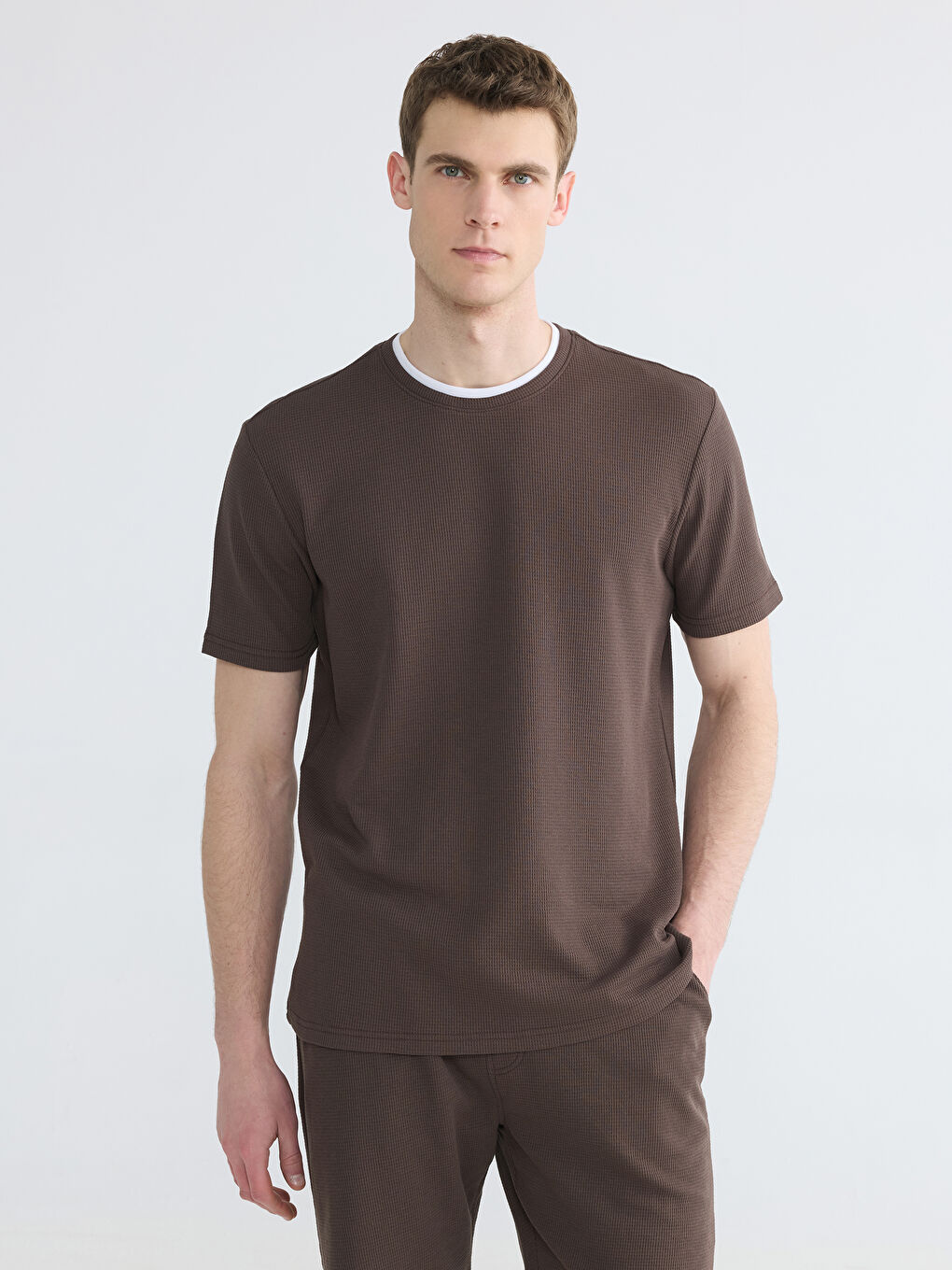 تيشيرت برقبة دائرية للرجال