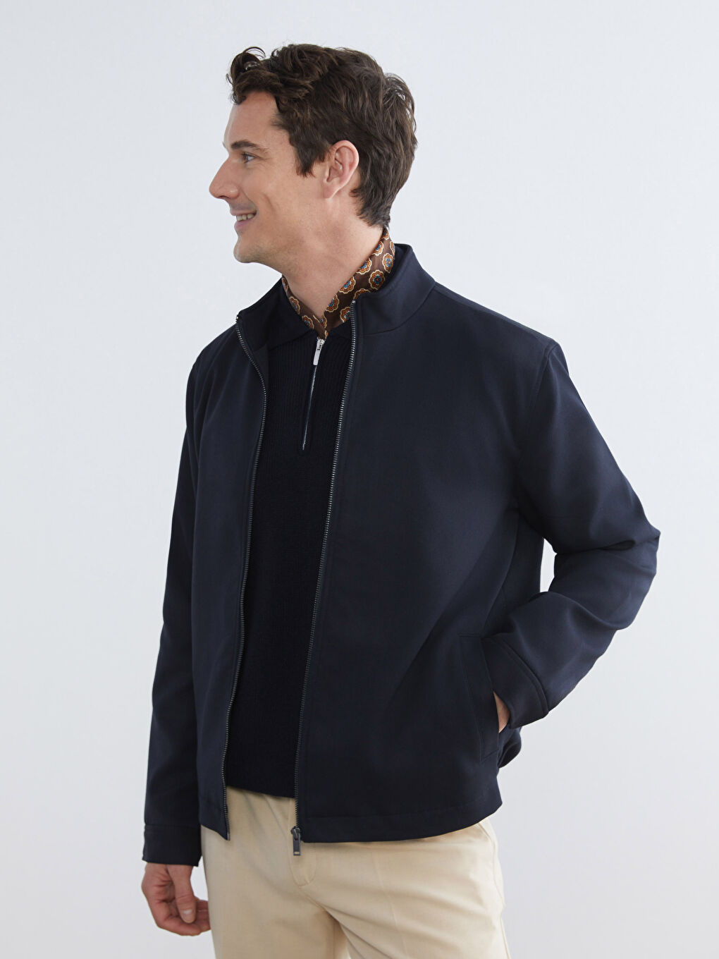 რეგულარული მორგება მაღალი საყელო მამაკაცის ქურთუკი