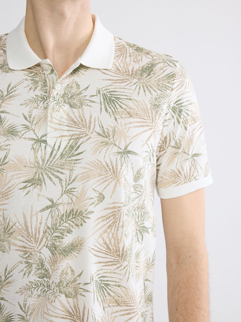 Polo Yaka Yaprak Desenli Erkek Tişört-2