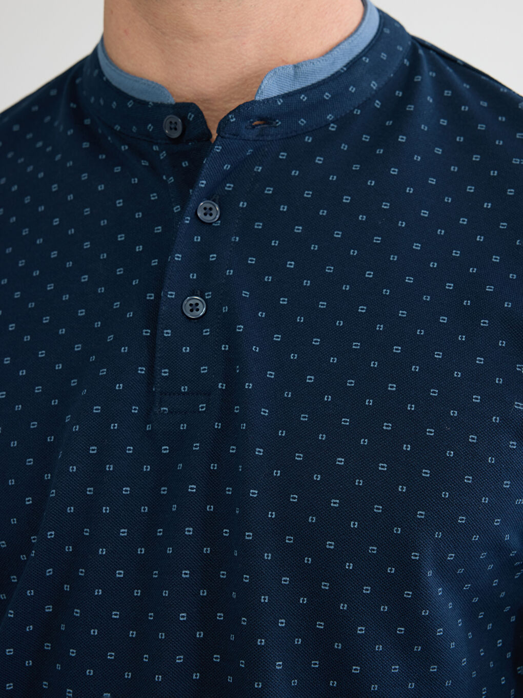 Мъжка тениска от пике с щампа и дядовска яка-2