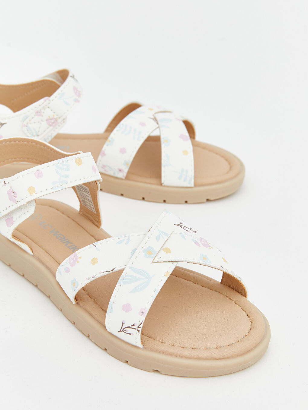 صنادل بيج فاتح / ايكرو طفلة-2