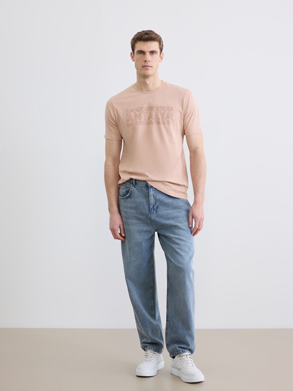 Pembe Antalya Baskılı Bisiklet Yaka Erkek Tişört-1