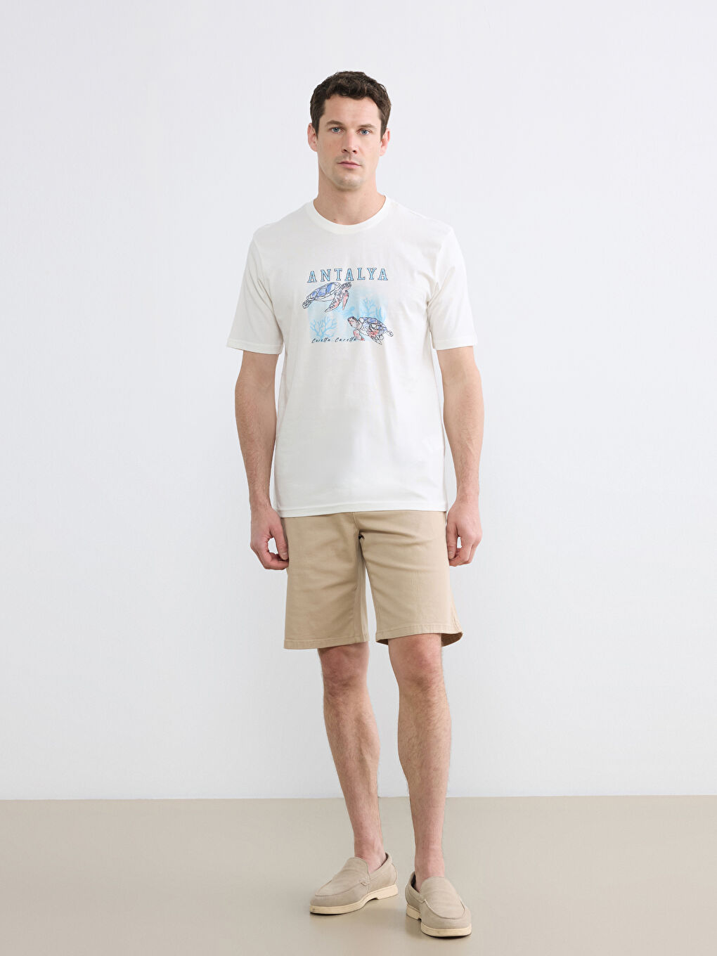 Ekru Bisiklet Yaka Antalya Baskılı Erkek Tişört-1