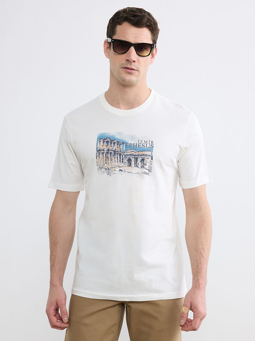 Ekru Bisiklet Yaka İzmir Baskılı Erkek Tişört