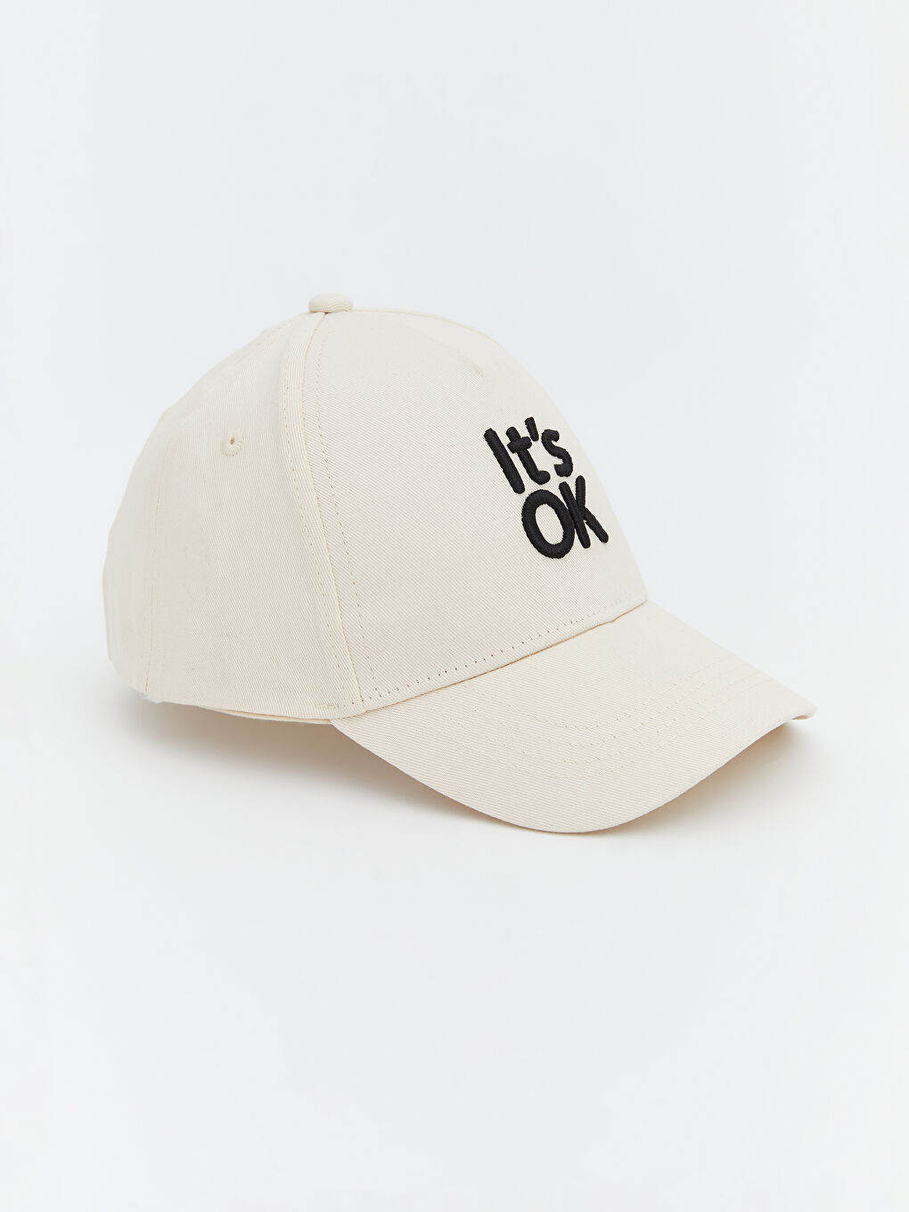 Кепка для дівчаток з вишитою літерою-1