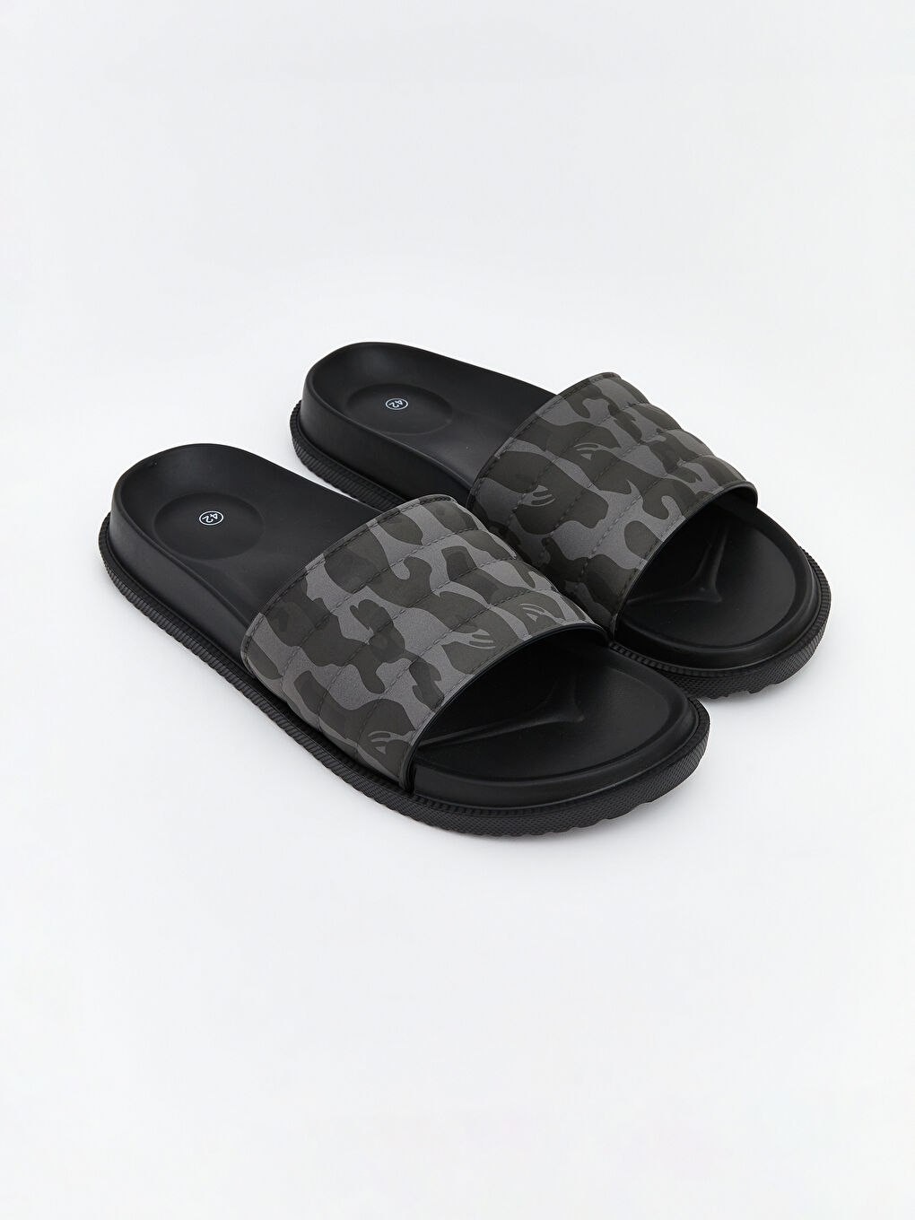 نەعل ڕه‌ش پیاو