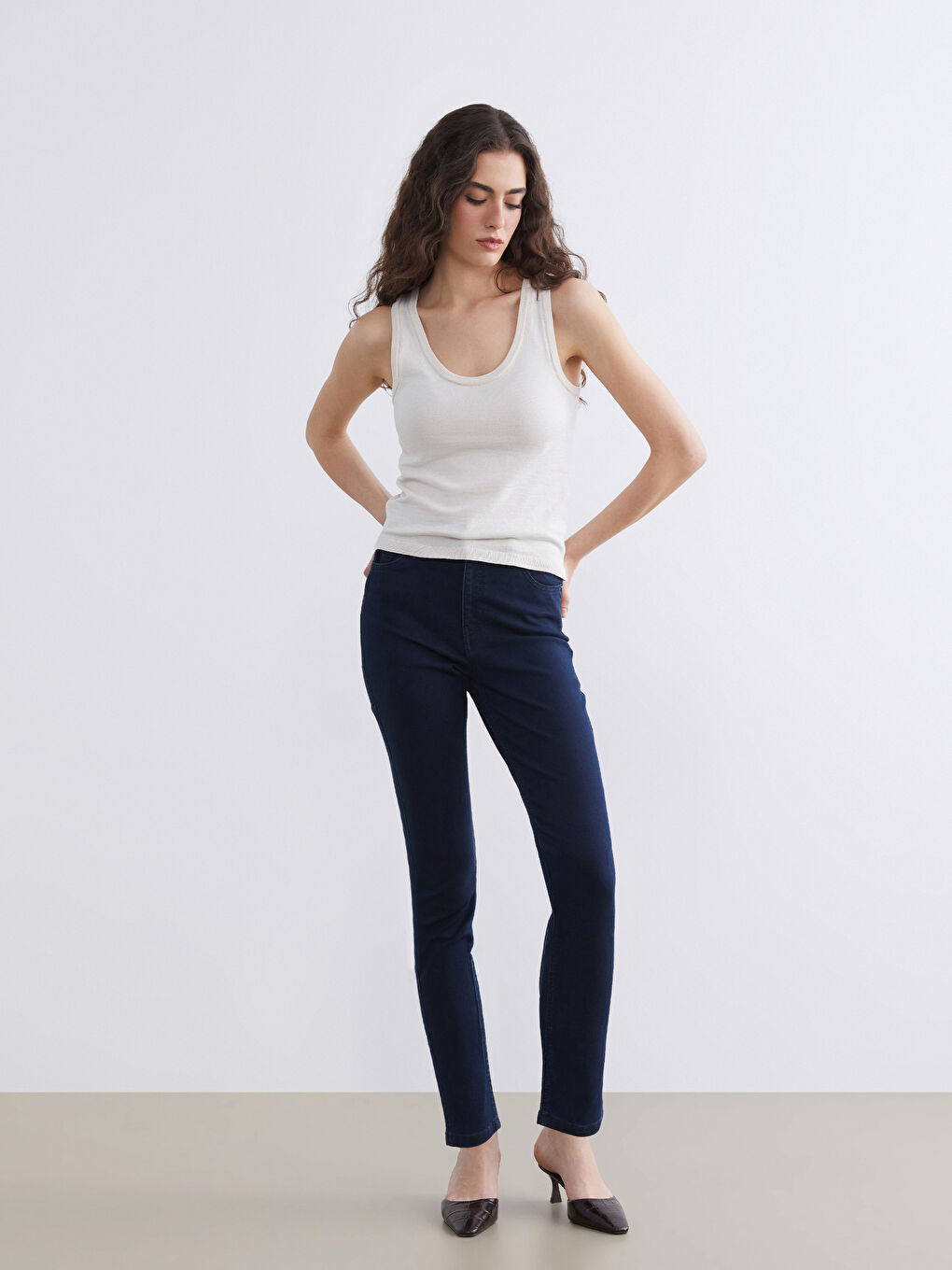 Siyah Slim Fit Kadın Jean Pantolon