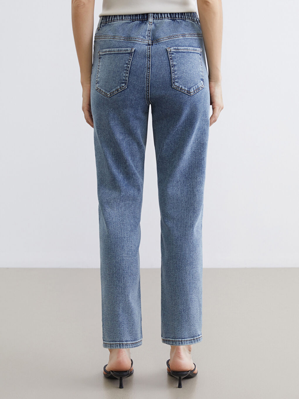 İndigo Beli Lastikli Slim Mom Kadın Jean Pantolon-3