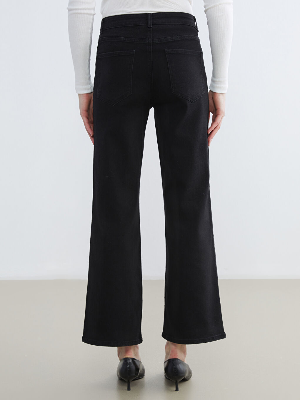 Siyah Yüksek Bel Wideleg Kadın Jean Pantolon-3
