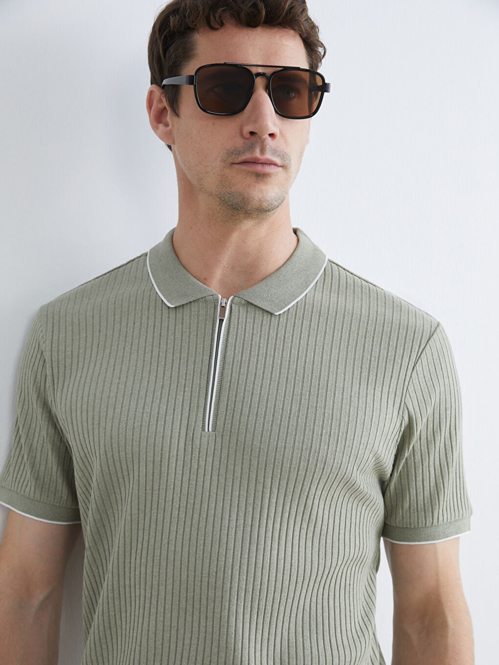Haki Polo Yaka Çizgili Erkek Tişört